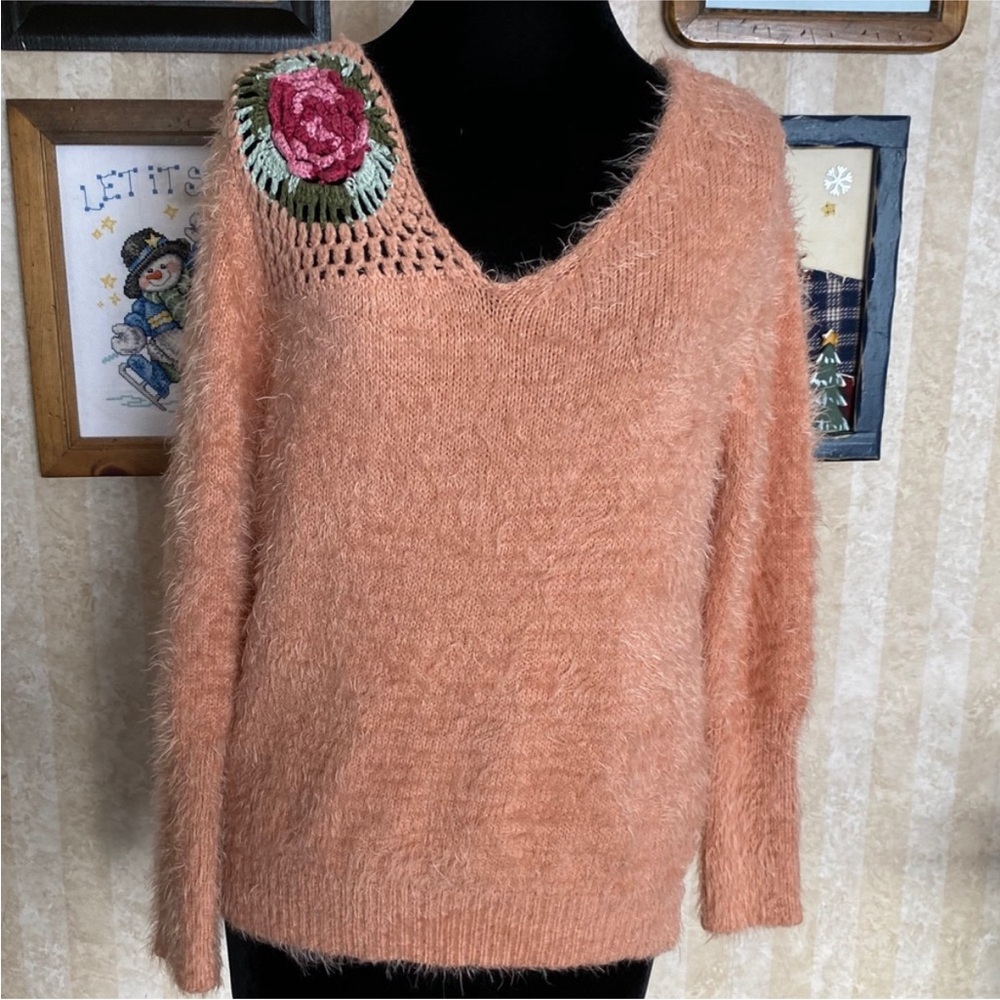 Lipslide Soft Fuzzy Crochet‎ Flower Insert